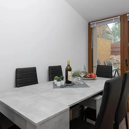 Beautiful In With Kitchen Feriehus